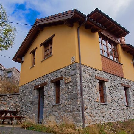 Casa Rural La Cabana Del Valleyu Sotres Eksteriør bilde