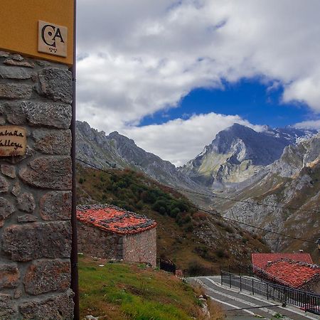 Casa Rural La Cabana Del Valleyu Sotres Eksteriør bilde