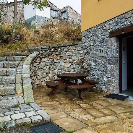 Casa Rural La Cabana Del Valleyu Sotres Eksteriør bilde