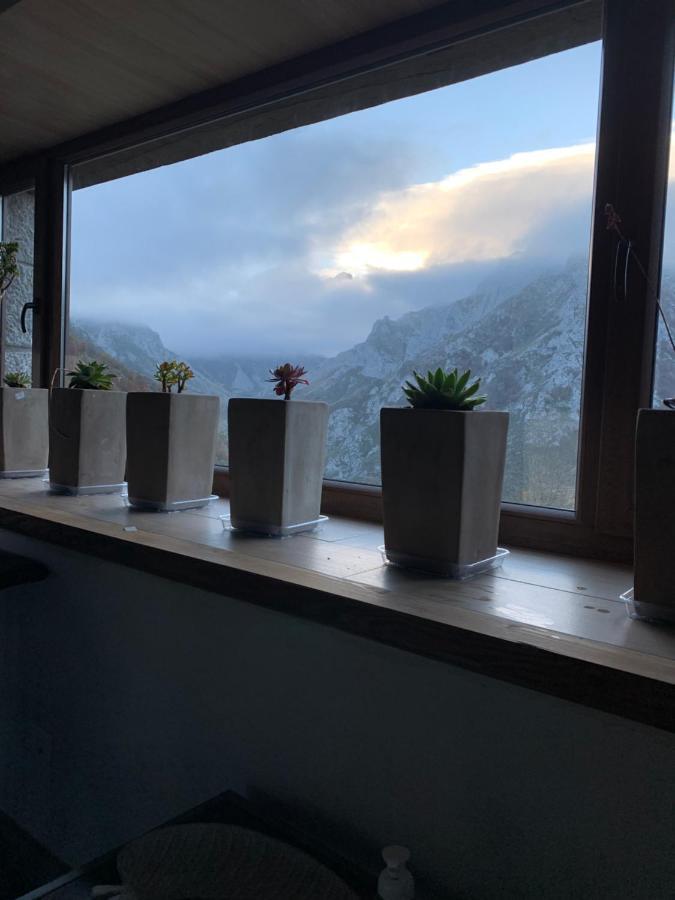 Casa Rural La Cabana Del Valleyu Sotres Eksteriør bilde